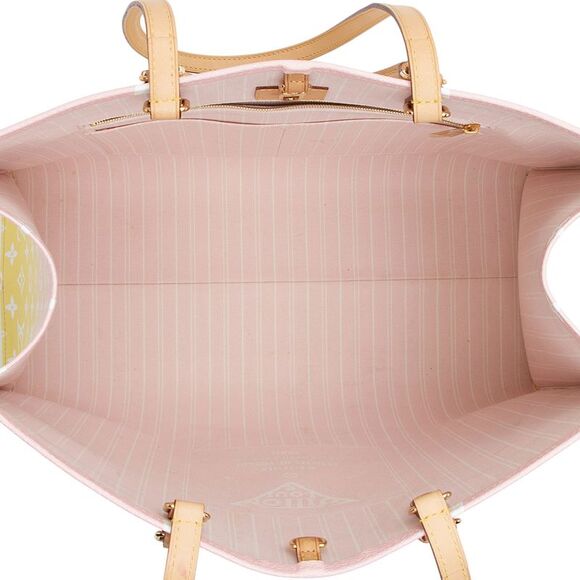 Louis Vuitton Giant Monogram Canvas By The Pool Onthego GM Tote - Picture 6 of 15